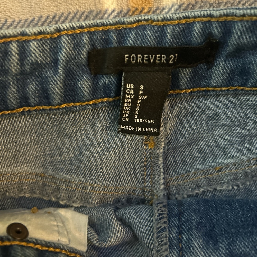 Forever 21 Light Blue Denim Skirt with Contrast Topstitching - Picture 2 of 3